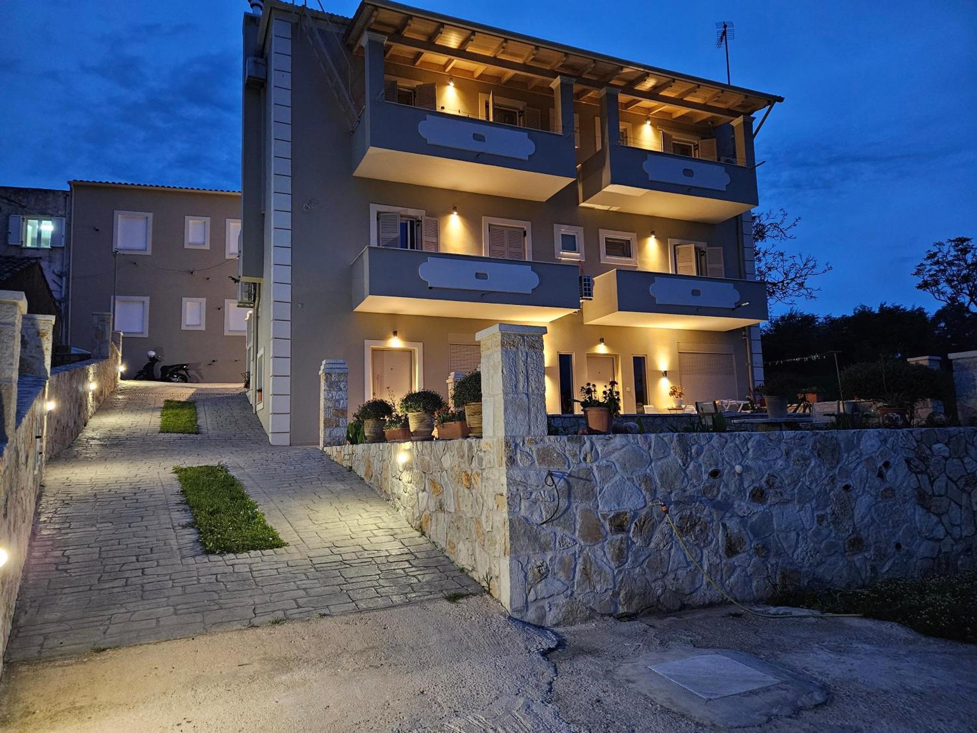 Grey Luxury House Apartment Ipsos Exterior photo