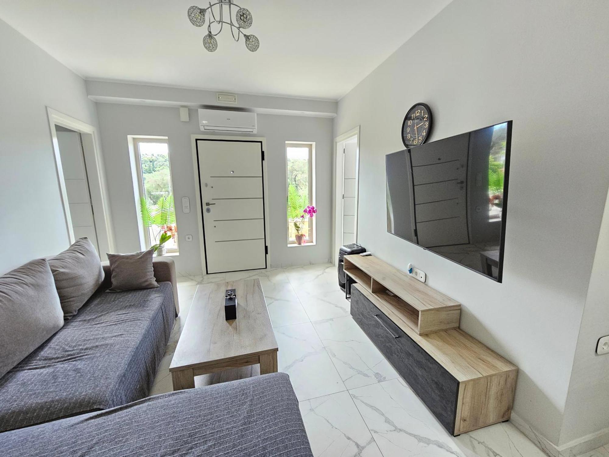 Grey Luxury House Apartment Ipsos Exterior photo