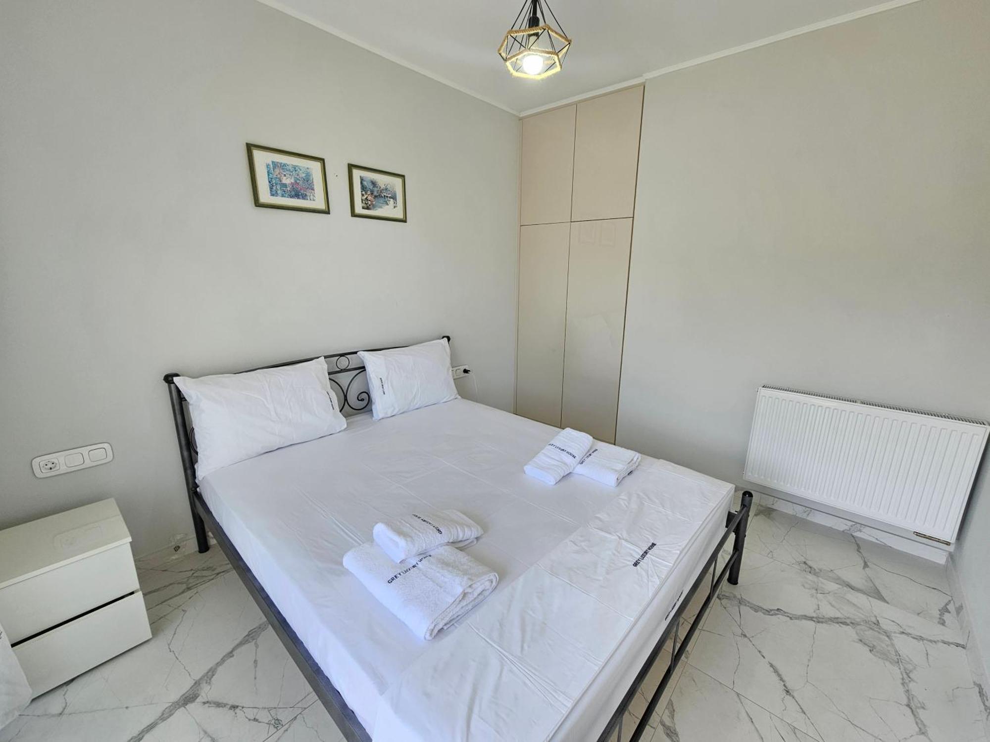 Grey Luxury House Apartment Ipsos Exterior photo